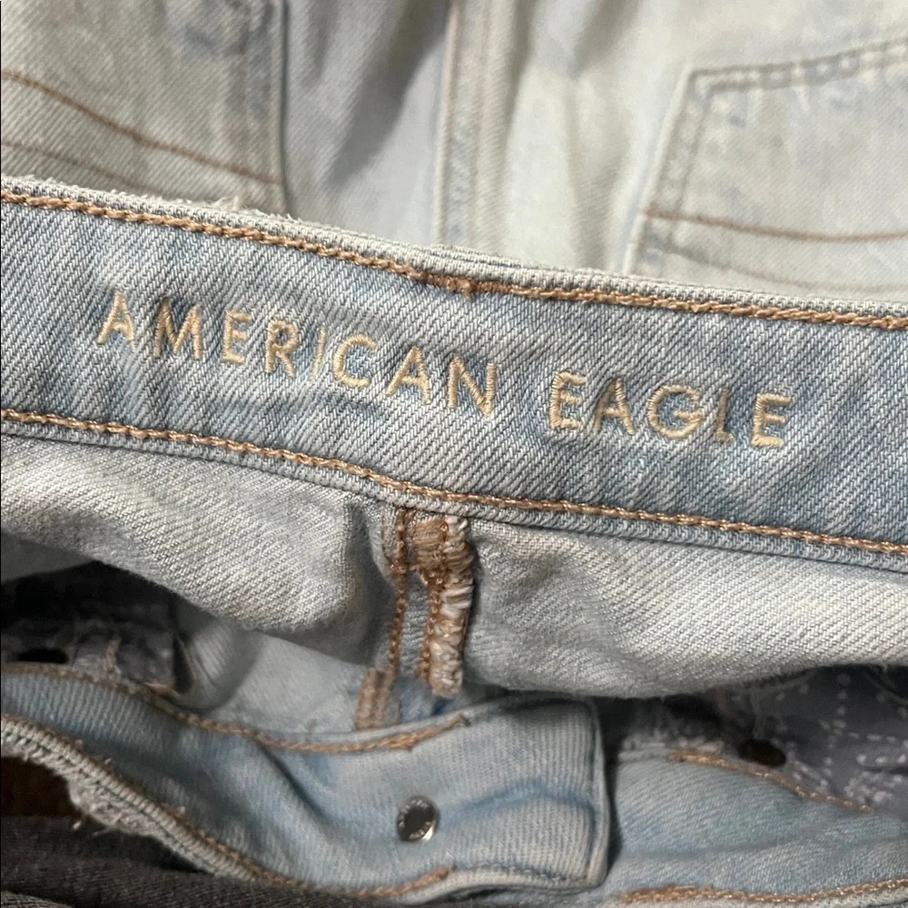 2 pair distressed ripped American Eagle jeans light blue,dark blue - Picture 6 of 7